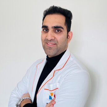 Dr. Ritesh Bazaz (NNp8DbLbH5)